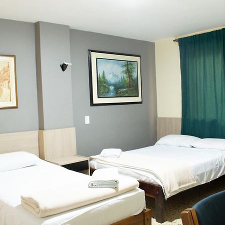 Hotel Caldas Plaza מראה חיצוני תמונה