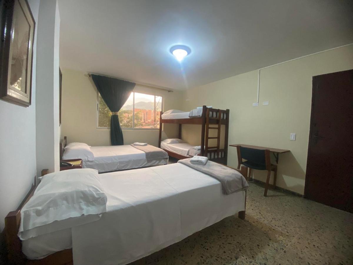 Hotel Caldas Plaza מראה חיצוני תמונה