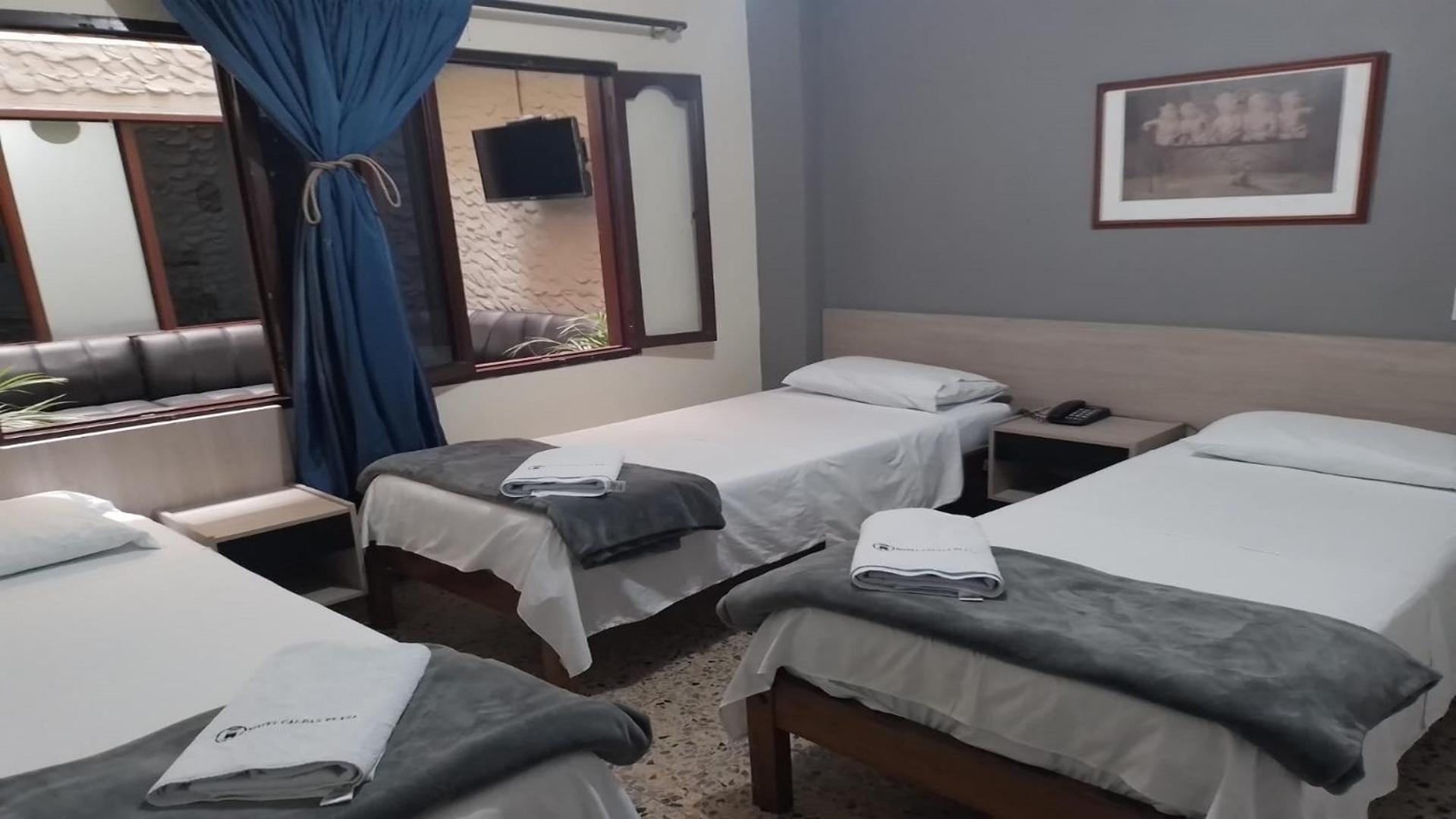 Hotel Caldas Plaza מראה חיצוני תמונה