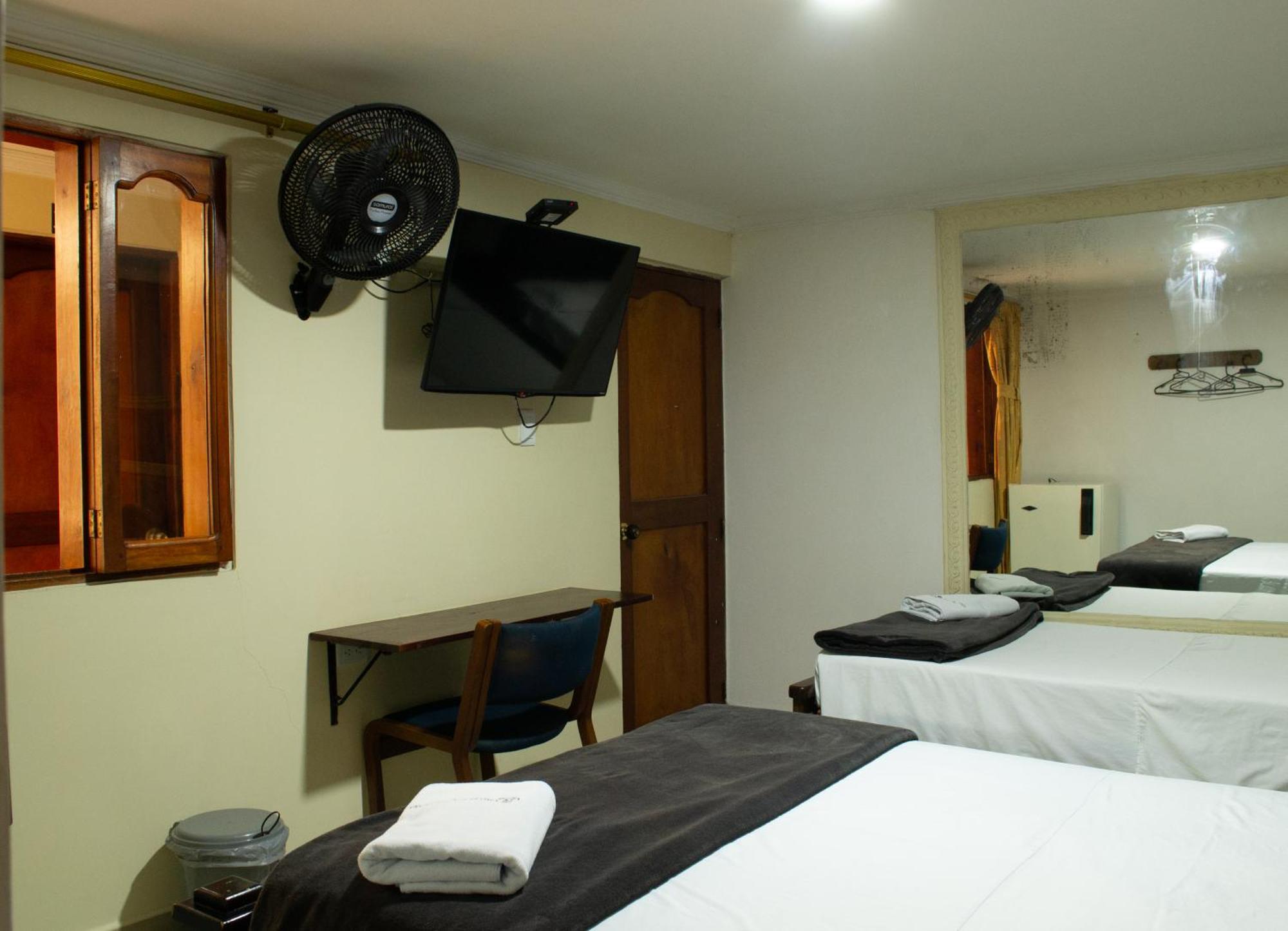 Hotel Caldas Plaza מראה חיצוני תמונה